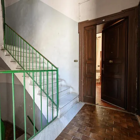 Via M Guadagno N 32 Appartamento *